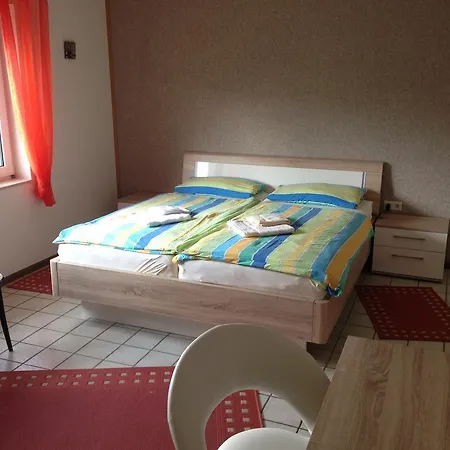 Landhaus-Brunnenhof Guest house